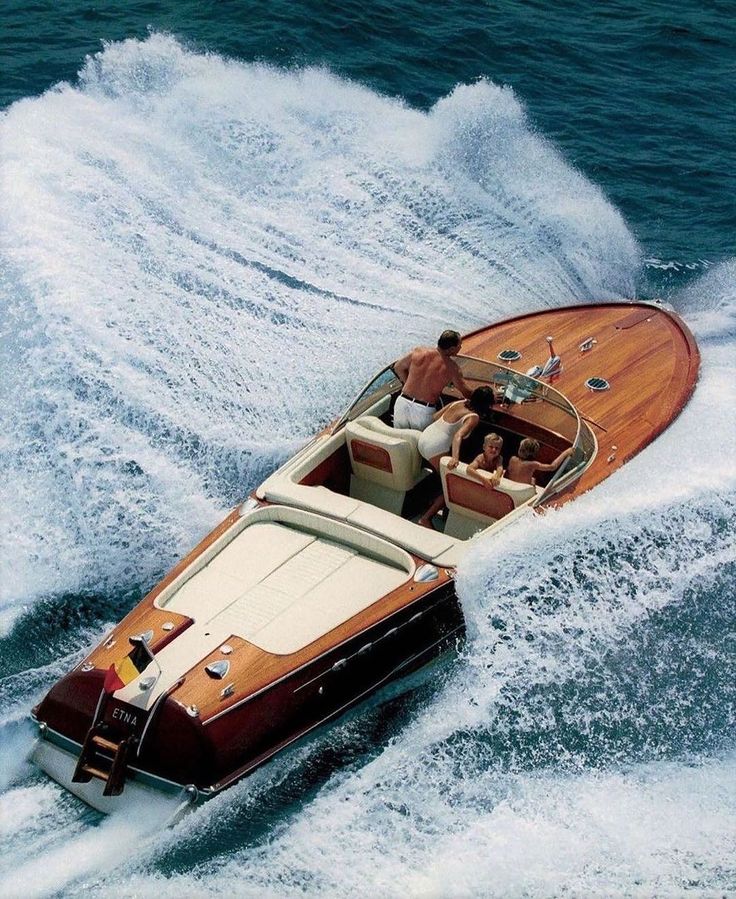 Bateau Riva